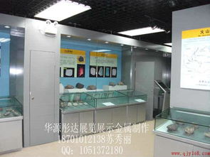 商场空间中的视觉焦点 亚克力与不锈钢制品的多维应用